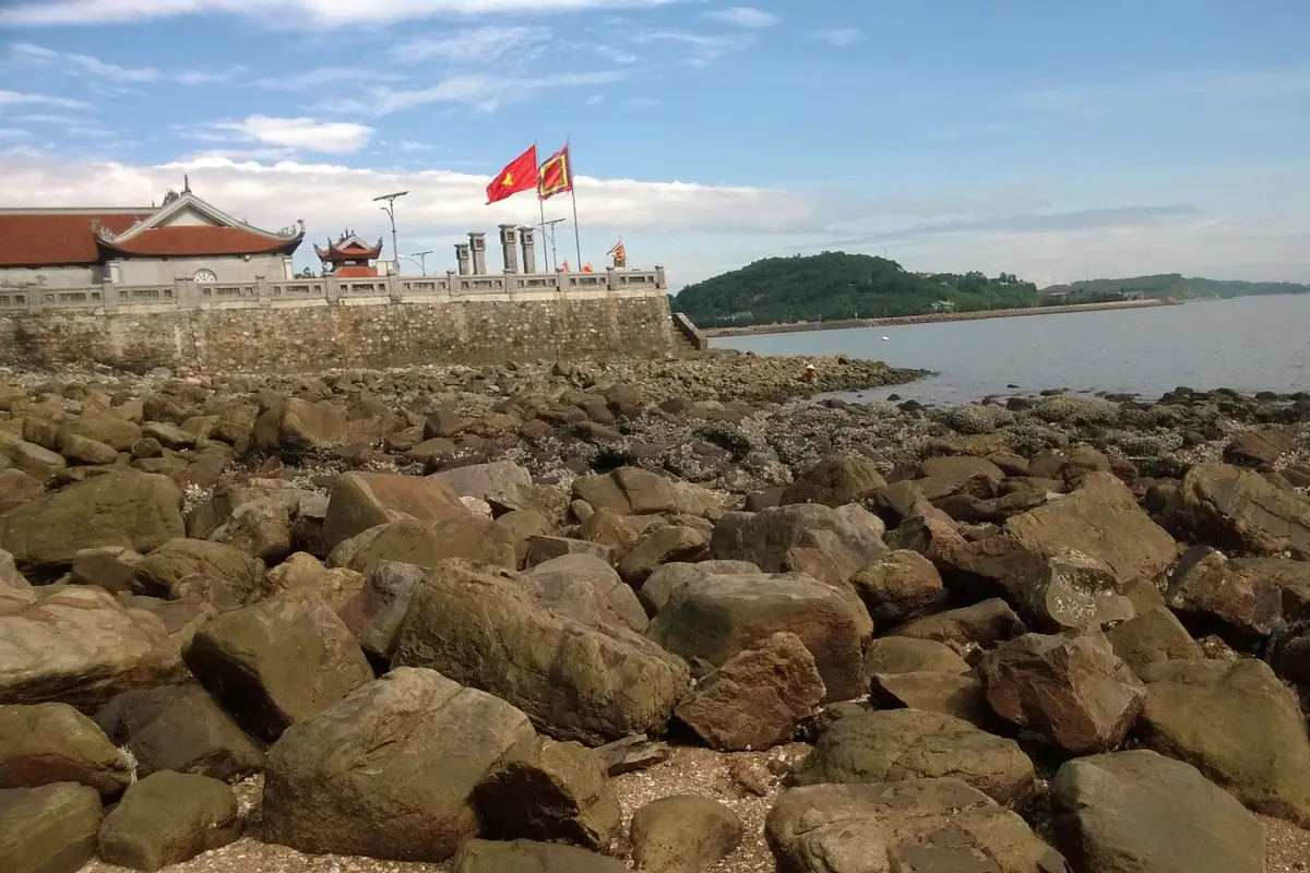 Nam Hai Than Vuong temple and the old rock shore on Hon Dau island, June 2016